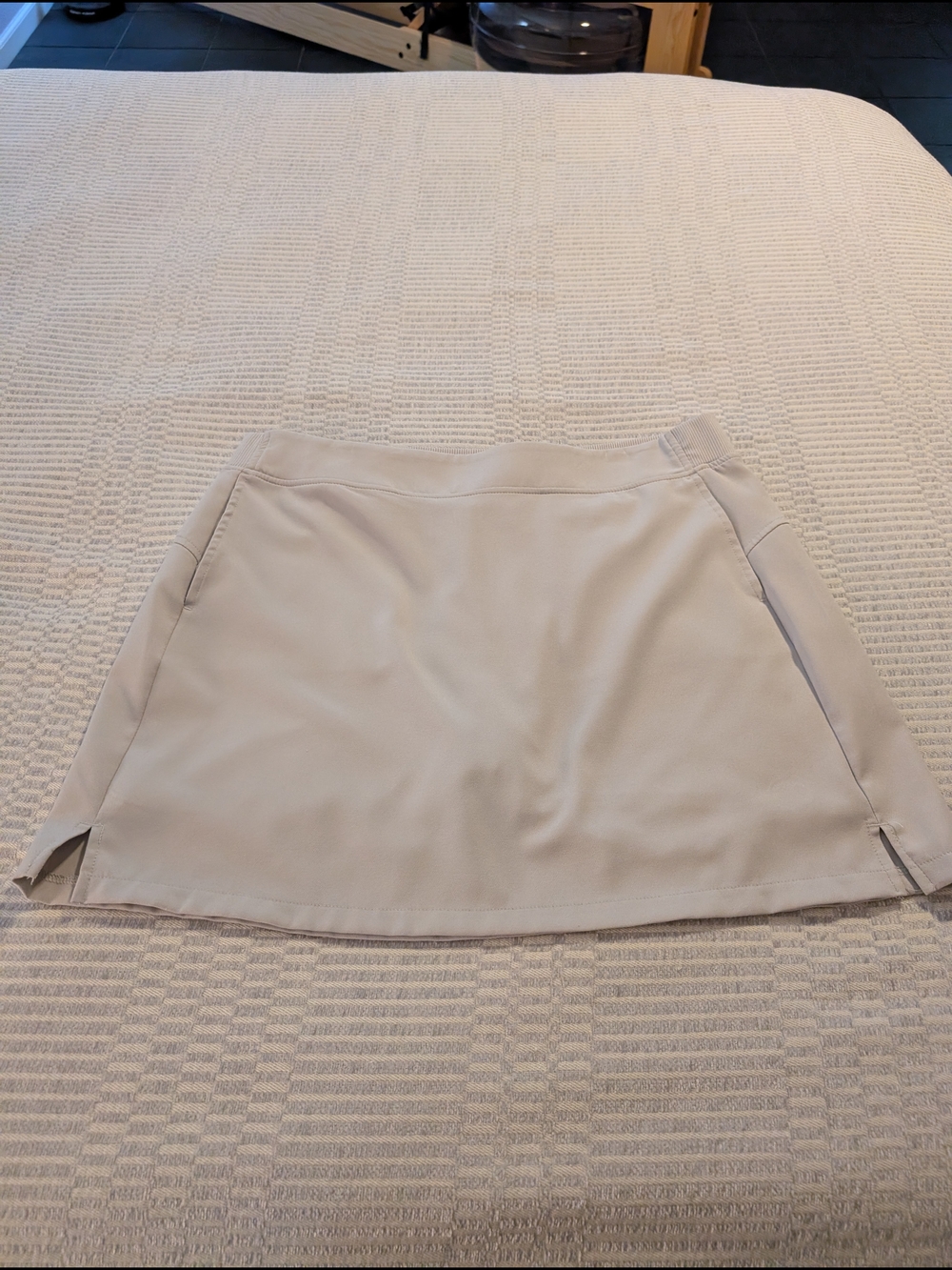Light Cream Skort, Size L, 32 Degrees